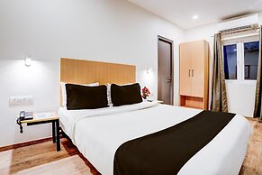 Cozy Stays Near Halasuru Metro Station