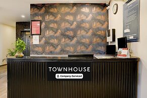 Cozy Stays Near Halasuru Metro Station