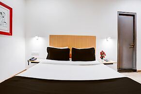 Cozy Stays Near Halasuru Metro Station