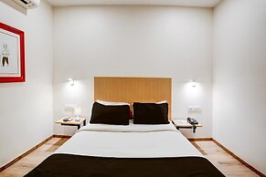Cozy Stays Near Halasuru Metro Station