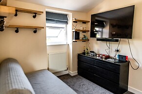 82A Dalston Lane Terrace