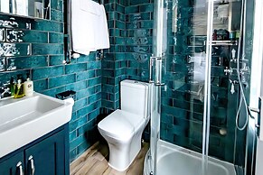 82A Dalston Lane Terrace