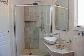 Luxury Apartment In Villa Vanissia