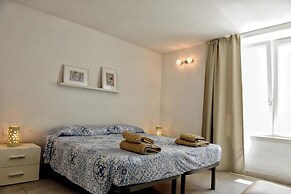 Luxury Apartment In Villa Vanissia
