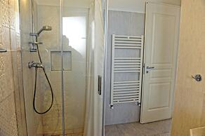 Luxury Apartment In Villa Vanissia