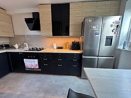 Charming Reading Garden House Pet Friendly