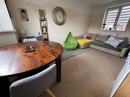 Charming Reading Garden House Pet Friendly