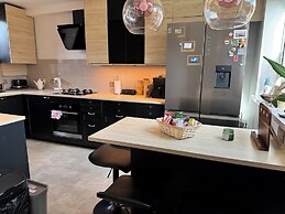 Charming Reading Garden House Pet Friendly