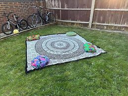 Charming Reading Garden House Pet Friendly