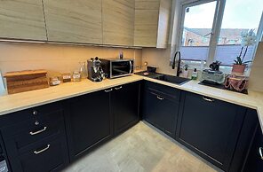 Charming Reading Garden House Pet Friendly