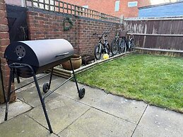 Charming Reading Garden House Pet Friendly