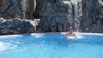 Pirates Resort Mamaia