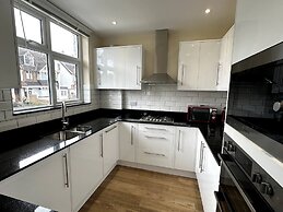 Stunning South Croydon Apartment - Relax in Style