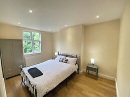 Stunning South Croydon Apartment - Relax in Style