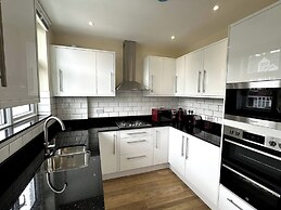 Stunning South Croydon Apartment - Relax in Style