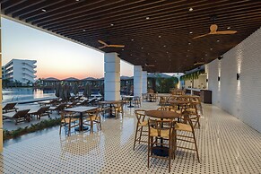 Grand Sapphire Resort & Residences