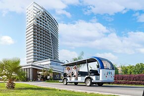 Grand Sapphire Resort & Residences