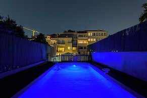 Pool Paradise Apartment C