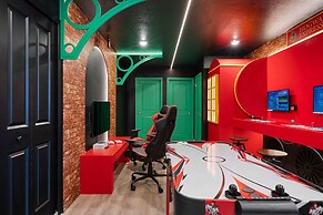 1149 Spacious Family 5-bedroom Townhome