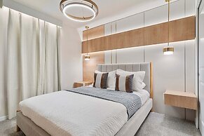 1149 Spacious Family 5-bedroom Townhome