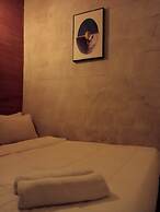 THE 1975 HOTEL EMPIRE