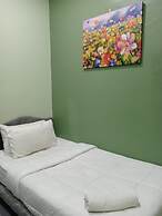 THE 1975 HOTEL EMPIRE