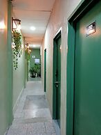 THE 1975 HOTEL EMPIRE