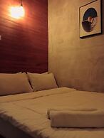 THE 1975 HOTEL EMPIRE