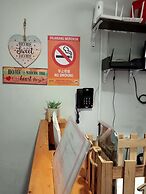 THE 1975 HOTEL EMPIRE