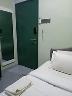 THE 1975 HOTEL EMPIRE