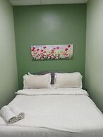 THE 1975 HOTEL EMPIRE