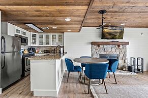 Luxe Condo - Mountain Views - Pool Hot Tub Sauna