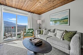 Luxe Condo - Mountain Views - Pool Hot Tub Sauna