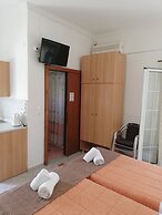 Likourgos beach apartments