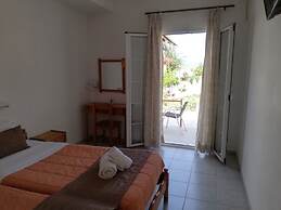 Likourgos beach apartments