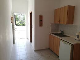 Likourgos beach apartments