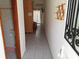 Likourgos beach apartments