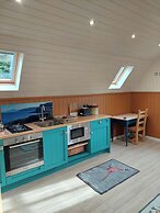 Cosy Countryside Cabin - Sleeps 2, Parking & Farm