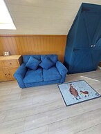 Cosy Countryside Cabin - Sleeps 2, Parking & Farm