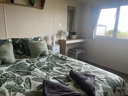 Ashcroft Coast - 2 Bed - Sleeps 4 - Pets Ok