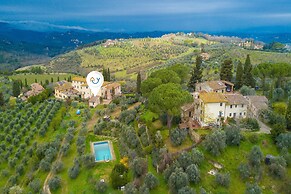 Relaxing Tuscan Countryside Near Florence
