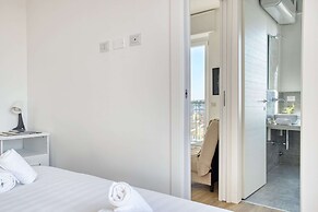 Bright flat near Lambretta Park