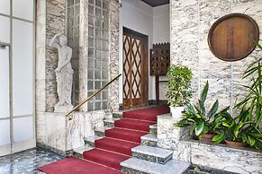 Bright flat near Lambretta Park