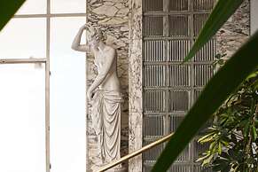 Bright flat near Lambretta Park