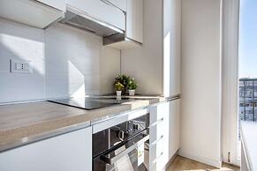 Bright flat near Lambretta Park