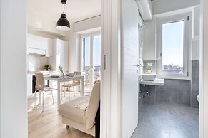 Bright flat near Lambretta Park