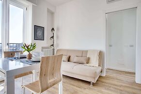 Bright flat near Lambretta Park