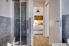 Bright flat near Lambretta Park