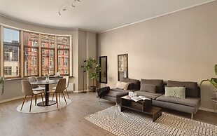 Fløyen Suites - Private Rooms I Location