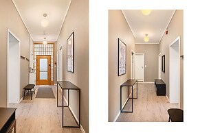 Fløyen Suites - Private Rooms I Location